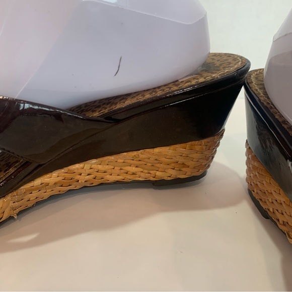 PAOLO chocolate brown patent wedge thong sandal with woven bottom size 11 - Picture 3 of 16